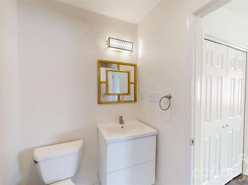 8014 Westcape Drive, Denver, NC 28037.  MLS# CAR4419153, YatesRealty ID 48633. 