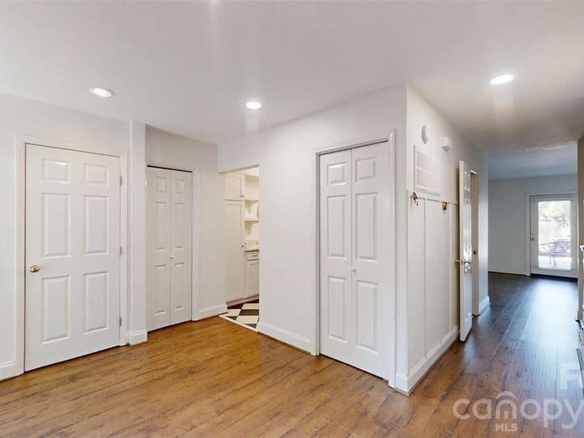8014 Westcape Drive, Denver, NC 28037.  MLS# CAR4419153, YatesRealty ID 48633. 