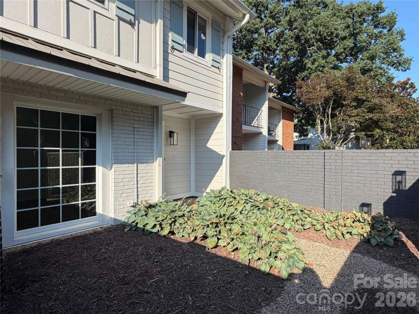 8014 Westcape Drive, Denver, NC 28037.  MLS# CAR4419153, YatesRealty ID 48633. 