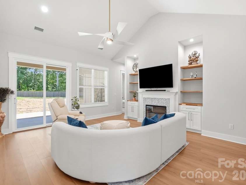 369 Sunderland Road, Belmont, NC 28012.  MLS# CAR4420473, YatesRealty ID 48634. 