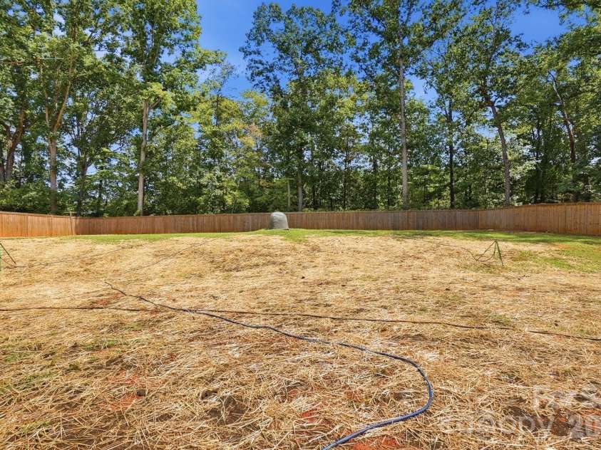 369 Sunderland Road, Belmont, NC 28012.  MLS# CAR4420473, YatesRealty ID 48634. 