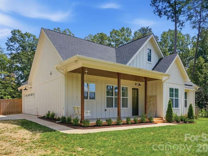 369 Sunderland Road, Belmont, NC 28012.  MLS# CAR4420473, YatesRealty ID 48634. 