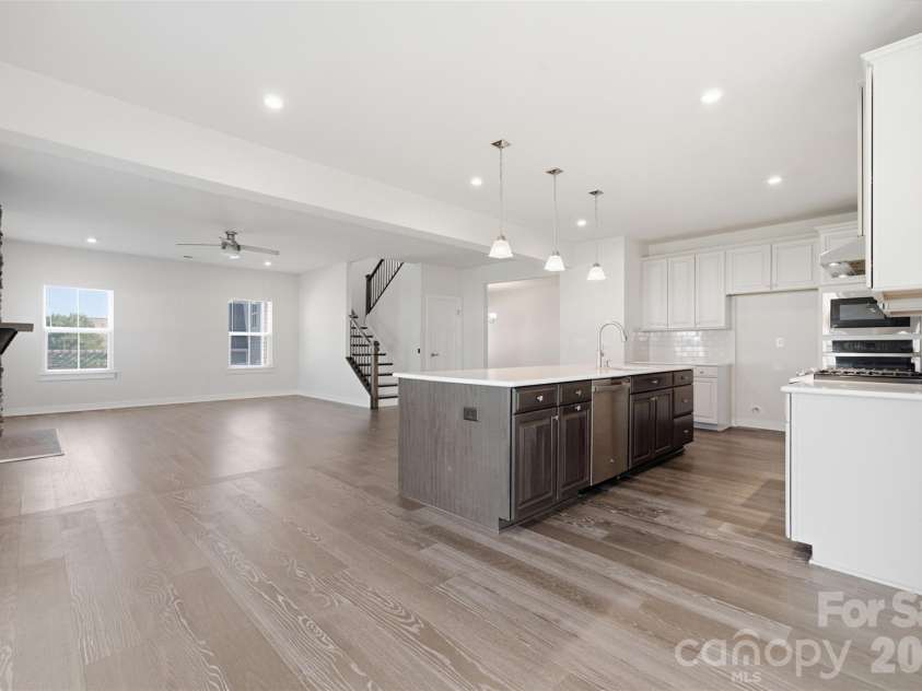 11124 Vanguard Parkway, Huntersville, NC 28078.  MLS# CAR4421110, YatesRealty ID 48635. 