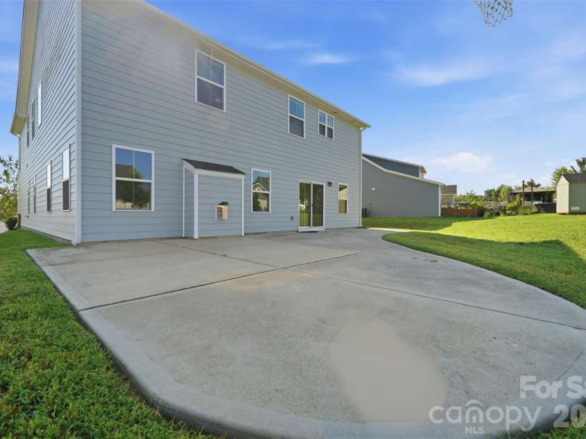 11124 Vanguard Parkway, Huntersville, NC 28078.  MLS# CAR4421110, YatesRealty ID 48635. 