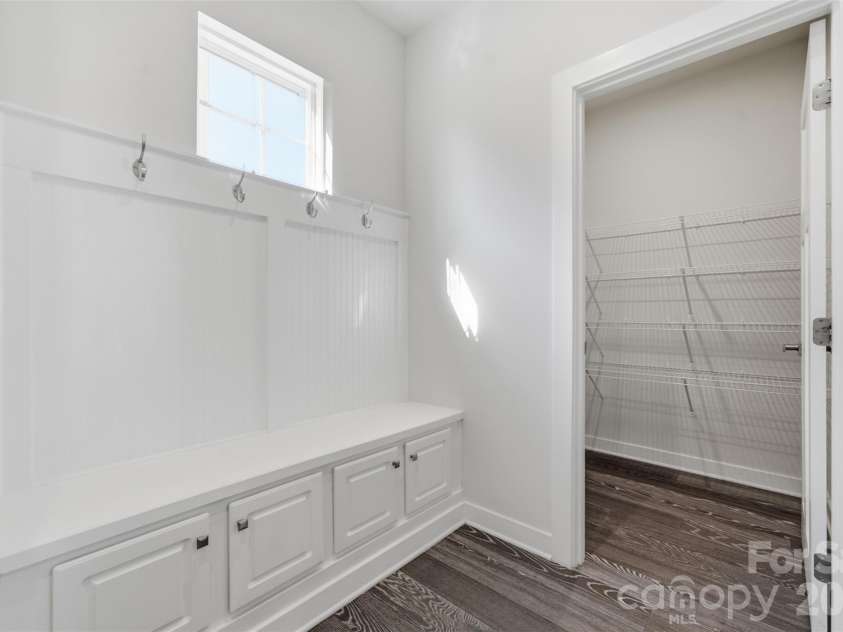 11124 Vanguard Parkway, Huntersville, NC 28078.  MLS# CAR4421110, YatesRealty ID 48635. Mud Room