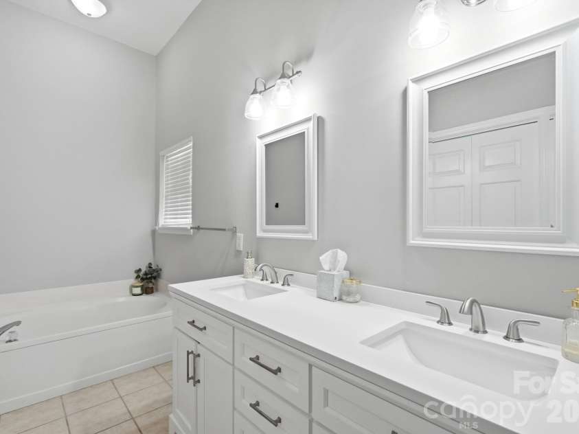 1636 Heather Glen Road, Kannapolis, NC 28081.  MLS# CAR4421469, YatesRealty ID 48636. 