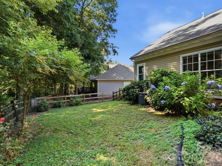 1636 Heather Glen Road, Kannapolis, NC 28081.  MLS# CAR4421469, YatesRealty ID 48636. 