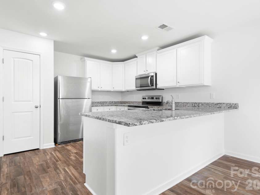 107 Frank Burns Way, Kings Mountain, NC 28086.  MLS# CAR4418335, YatesRealty ID 48637. 