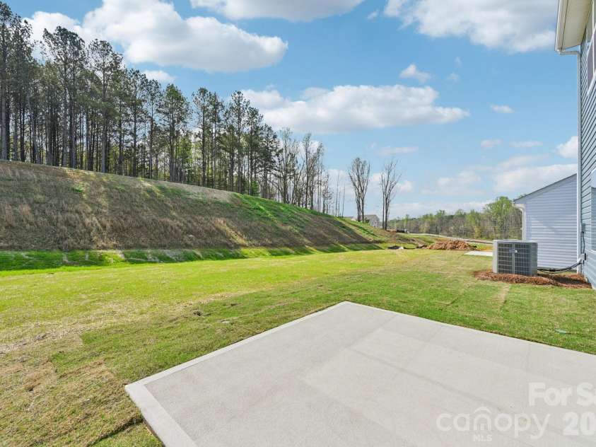 818 Willow Estates Drive, Shelby, NC 28150.  MLS# CAR4374018, YatesRealty ID 48639. 