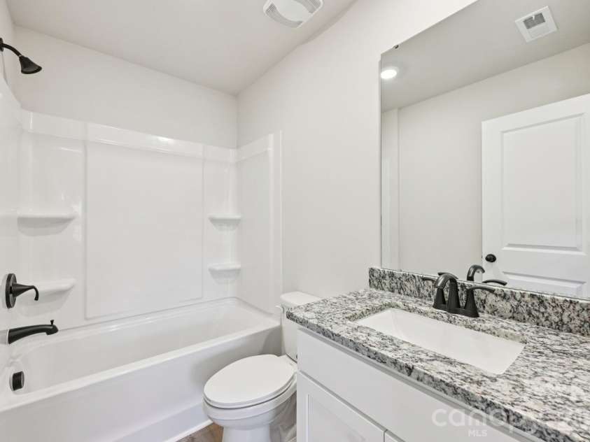 818 Willow Estates Drive, Shelby, NC 28150.  MLS# CAR4374018, YatesRealty ID 48639. 