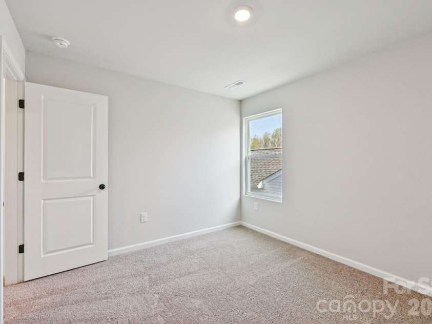 818 Willow Estates Drive, Shelby, NC 28150.  MLS# CAR4374018, YatesRealty ID 48639. 