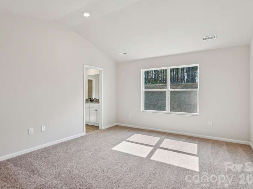 818 Willow Estates Drive, Shelby, NC 28150.  MLS# CAR4374018, YatesRealty ID 48639. 