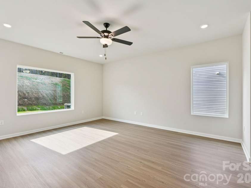 818 Willow Estates Drive, Shelby, NC 28150.  MLS# CAR4374018, YatesRealty ID 48639. 