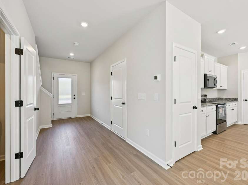 818 Willow Estates Drive, Shelby, NC 28150.  MLS# CAR4374018, YatesRealty ID 48639. 