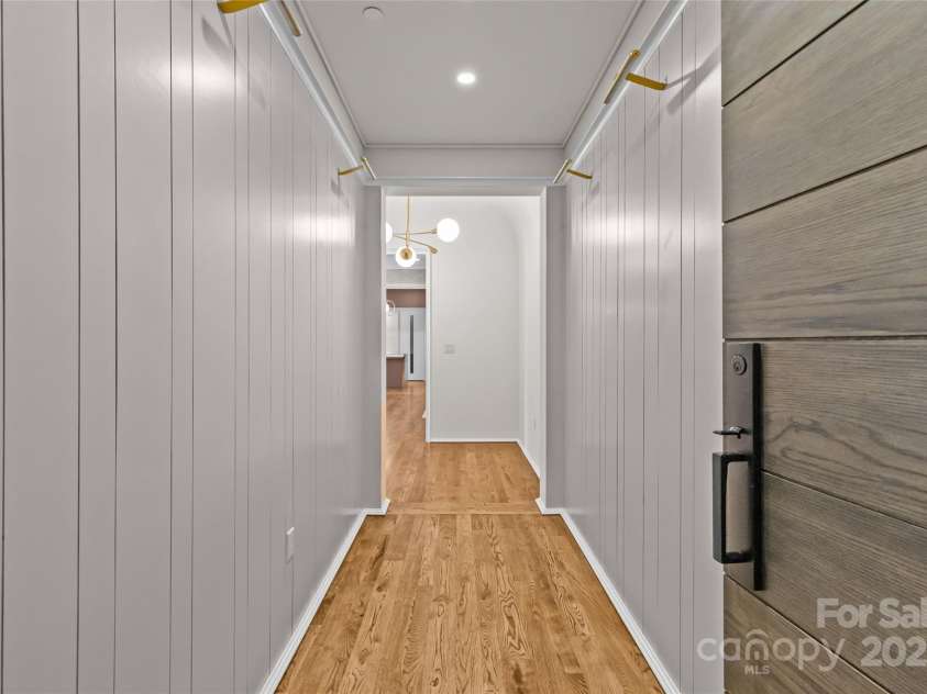 1172 Queens Road, Charlotte, NC 28207.  MLS# CAR4296406, YatesRealty ID 4864. 