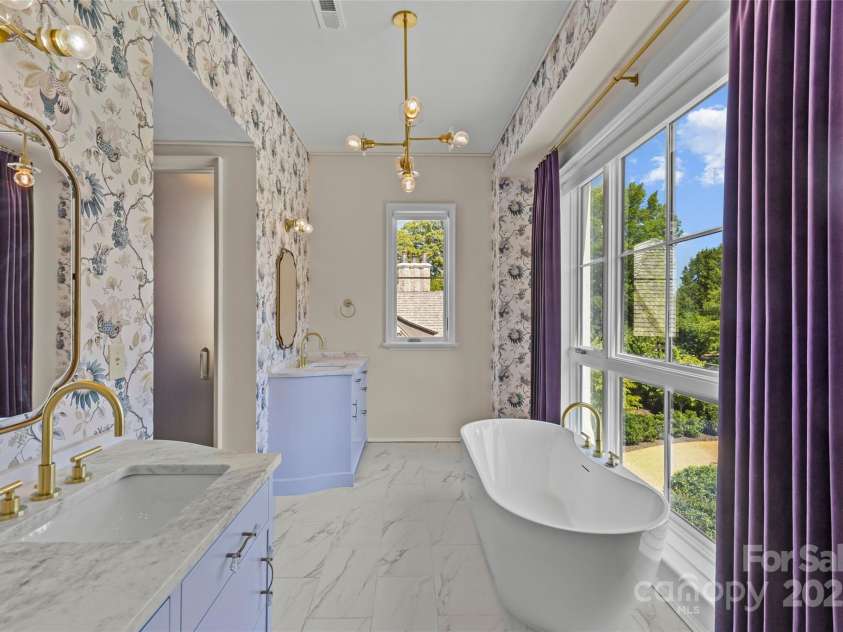 1172 Queens Road, Charlotte, NC 28207.  MLS# CAR4296406, YatesRealty ID 4864. 