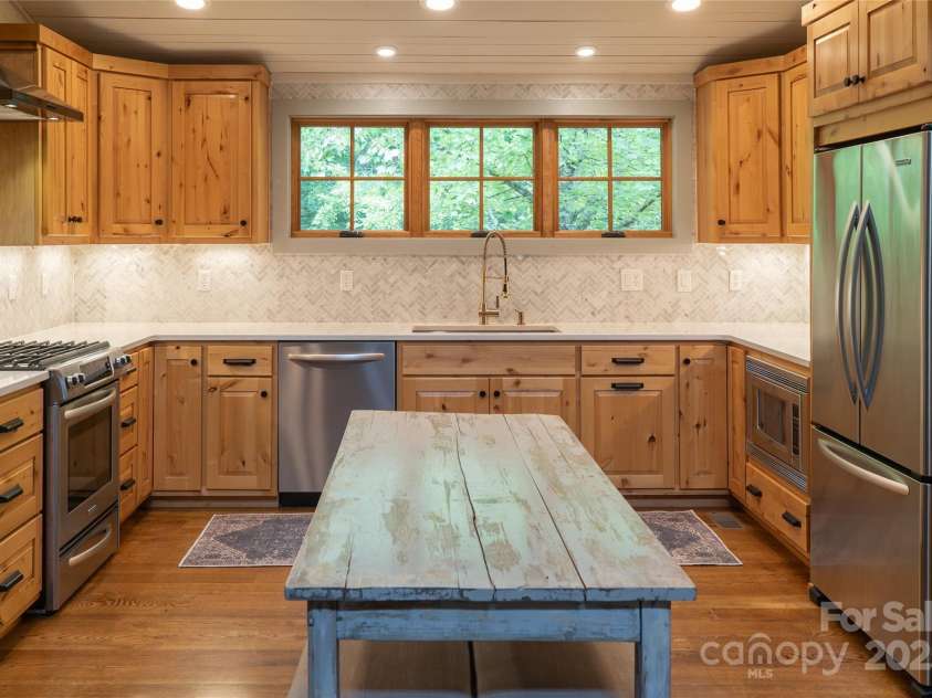 163 Cabin Bluff Drive, Marion, NC 28752.  MLS# CAR4251327, YatesRealty ID 4864. 