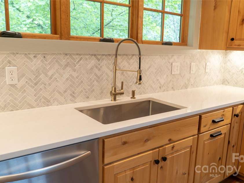 163 Cabin Bluff Drive, Marion, NC 28752.  MLS# CAR4251327, YatesRealty ID 4864. 
