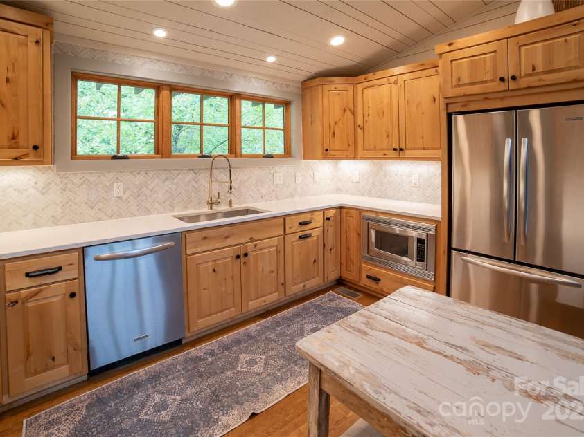 163 Cabin Bluff Drive, Marion, NC 28752.  MLS# CAR4251327, YatesRealty ID 4864. 