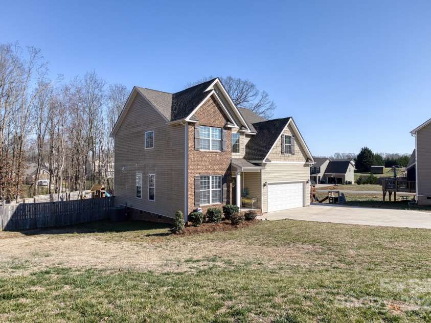 8822 Crape Myrtle Drive, Stanfield, NC 28163.  MLS# CAR4227210, YatesRealty ID 4864. 