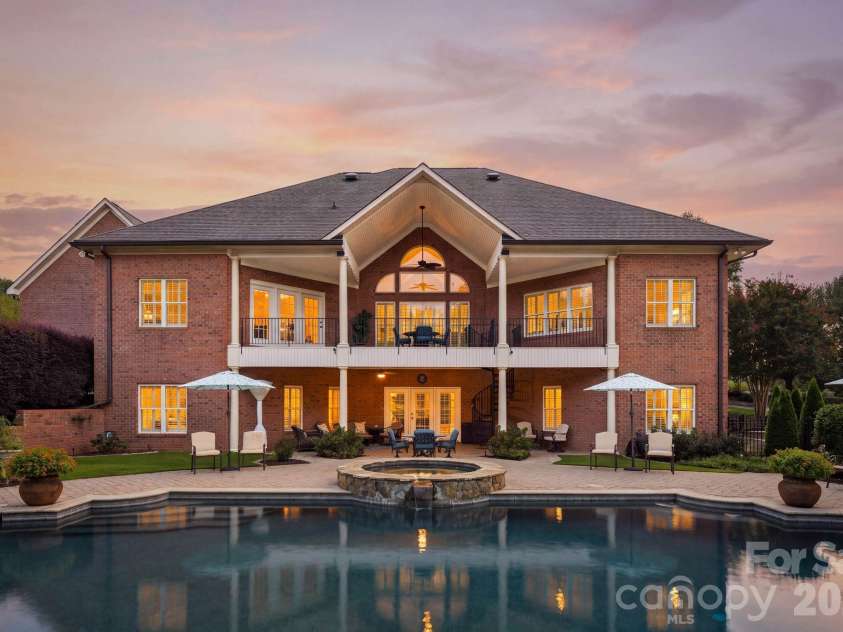 459 Valley Run Drive, Waxhaw, NC 28173.  MLS# CAR4420885, YatesRealty ID 48640. 