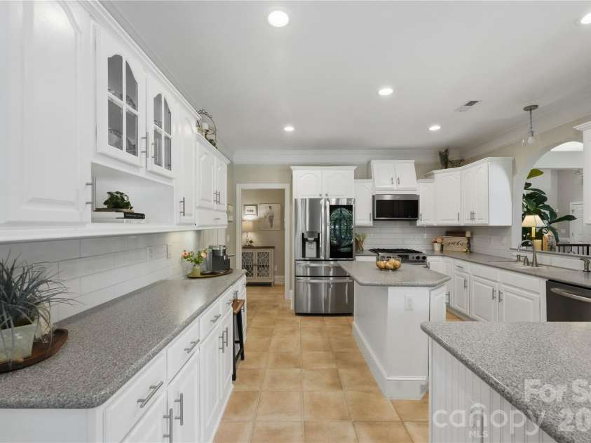 459 Valley Run Drive, Waxhaw, NC 28173.  MLS# CAR4420885, YatesRealty ID 48640. 