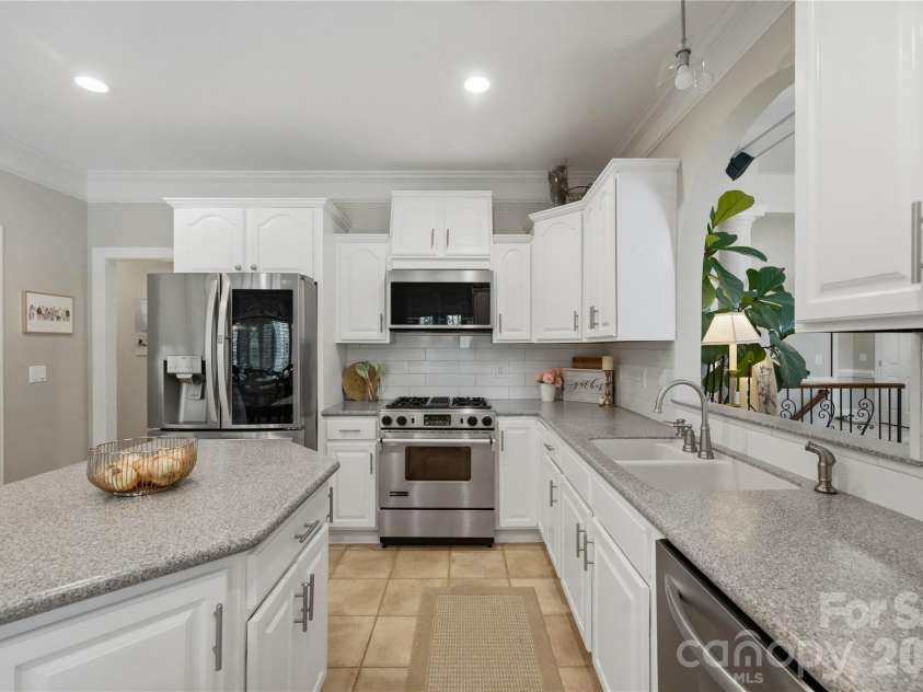 459 Valley Run Drive, Waxhaw, NC 28173.  MLS# CAR4420885, YatesRealty ID 48640. 