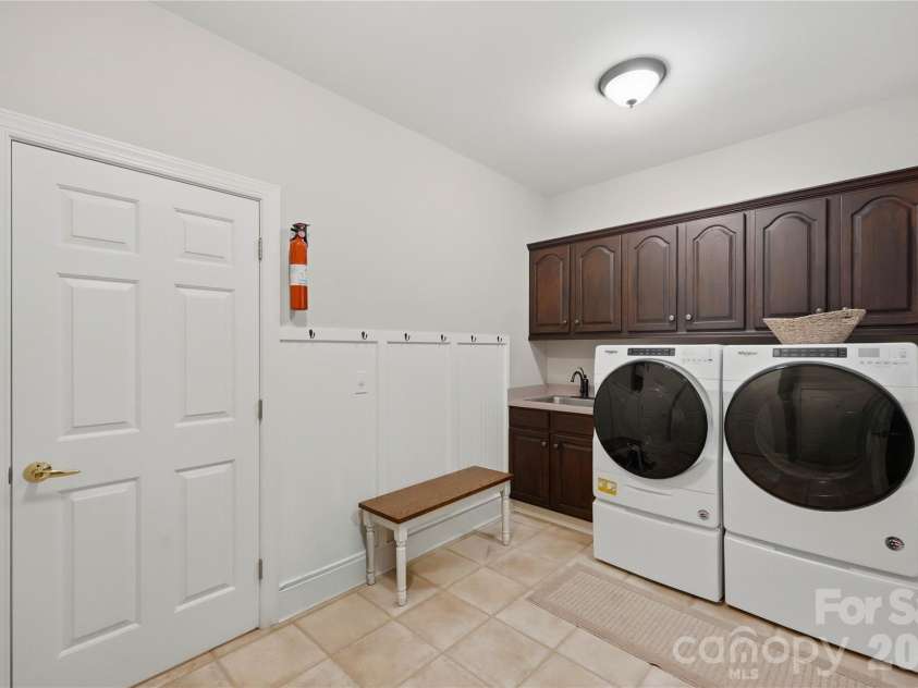 459 Valley Run Drive, Waxhaw, NC 28173.  MLS# CAR4420885, YatesRealty ID 48640. 