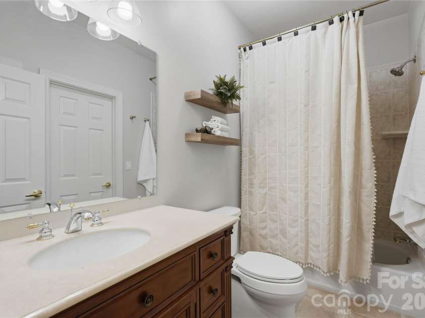 459 Valley Run Drive, Waxhaw, NC 28173.  MLS# CAR4420885, YatesRealty ID 48640. 