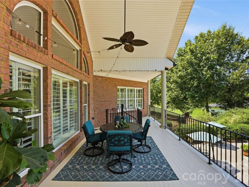 459 Valley Run Drive, Waxhaw, NC 28173.  MLS# CAR4420885, YatesRealty ID 48640. 