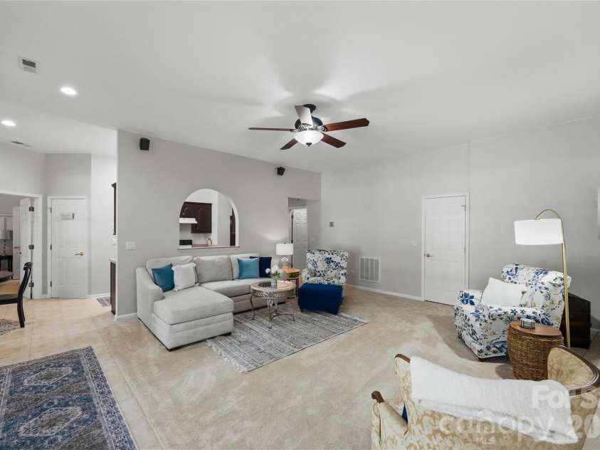 459 Valley Run Drive, Waxhaw, NC 28173.  MLS# CAR4420885, YatesRealty ID 48640. 