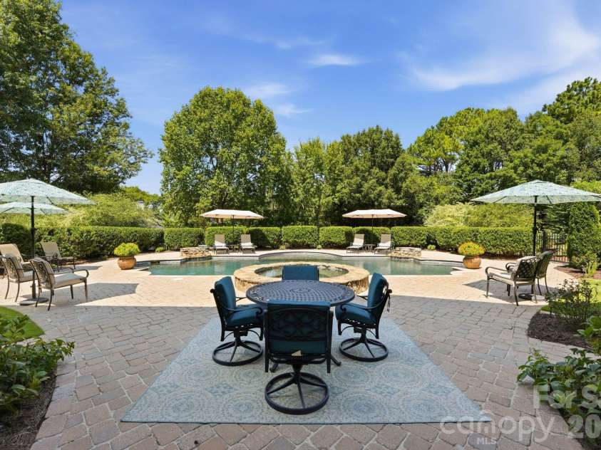 459 Valley Run Drive, Waxhaw, NC 28173.  MLS# CAR4420885, YatesRealty ID 48640. 