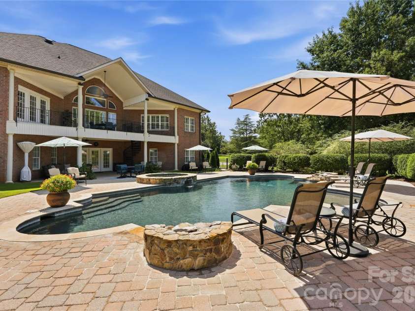 459 Valley Run Drive, Waxhaw, NC 28173.  MLS# CAR4420885, YatesRealty ID 48640. 