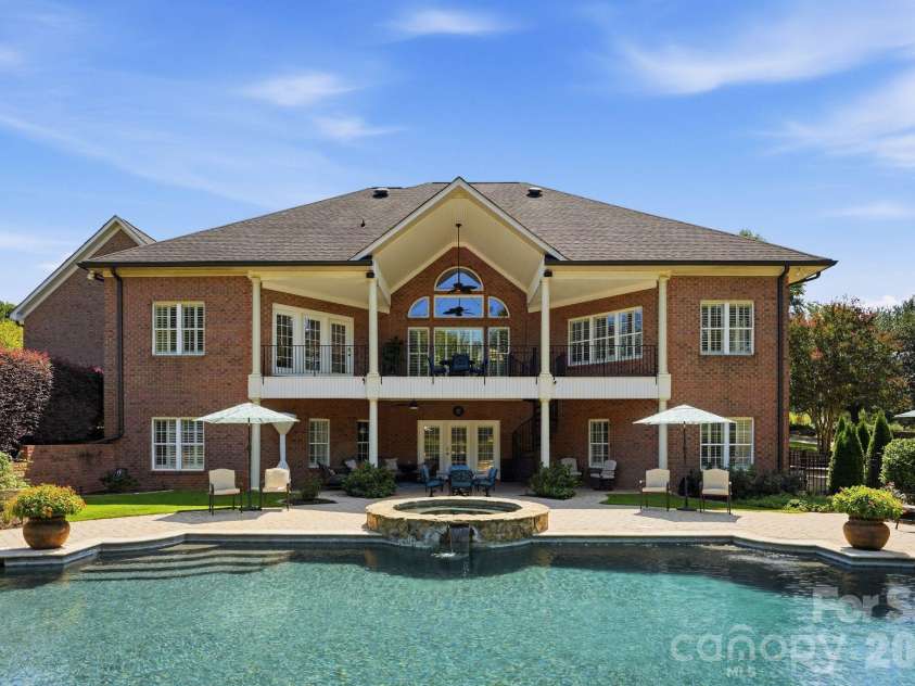 459 Valley Run Drive, Waxhaw, NC 28173.  MLS# CAR4420885, YatesRealty ID 48640. 
