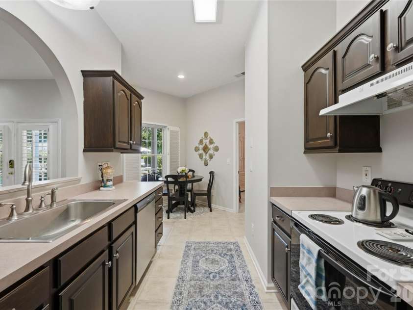 459 Valley Run Drive, Waxhaw, NC 28173.  MLS# CAR4420885, YatesRealty ID 48640. Basement kitchen