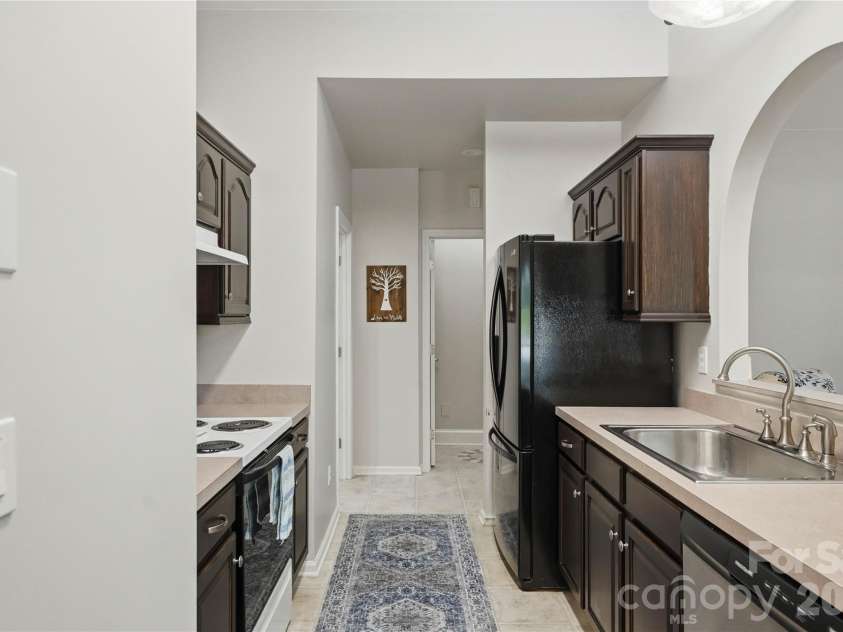 459 Valley Run Drive, Waxhaw, NC 28173.  MLS# CAR4420885, YatesRealty ID 48640. Basement Kitchen