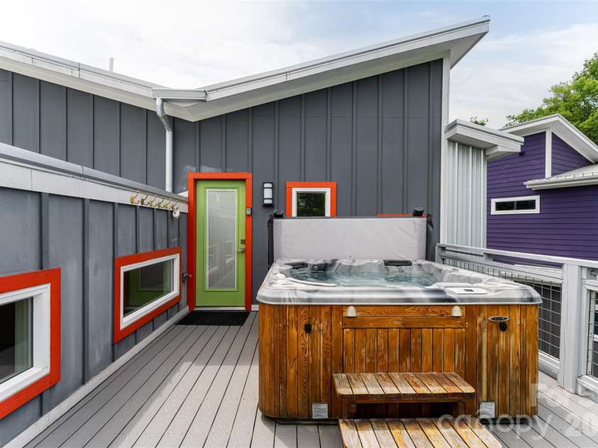 8 Birdhouse Row, Asheville, NC 28801.  MLS# CAR4420477, YatesRealty ID 48642. 