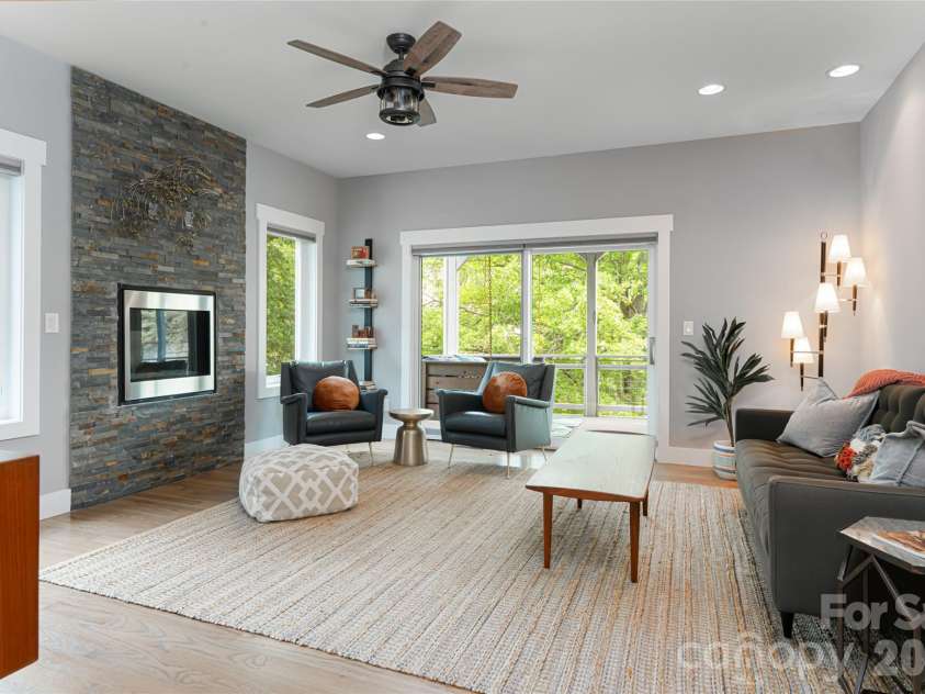8 Birdhouse Row, Asheville, NC 28801.  MLS# CAR4420477, YatesRealty ID 48642. 
