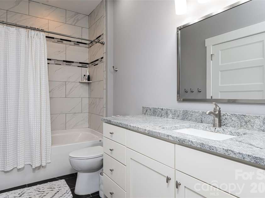 8 Birdhouse Row, Asheville, NC 28801.  MLS# CAR4420477, YatesRealty ID 48642. 
