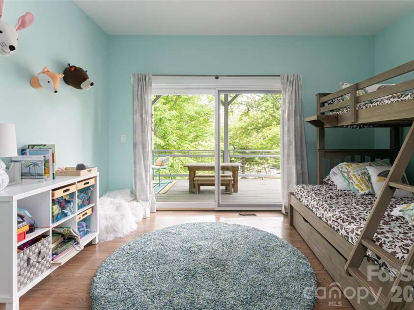 8 Birdhouse Row, Asheville, NC 28801.  MLS# CAR4420477, YatesRealty ID 48642. 