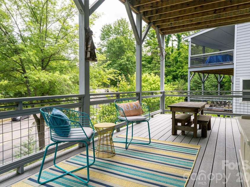 8 Birdhouse Row, Asheville, NC 28801.  MLS# CAR4420477, YatesRealty ID 48642. 