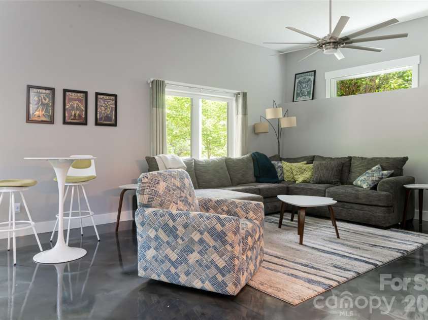 8 Birdhouse Row, Asheville, NC 28801.  MLS# CAR4420477, YatesRealty ID 48642. 