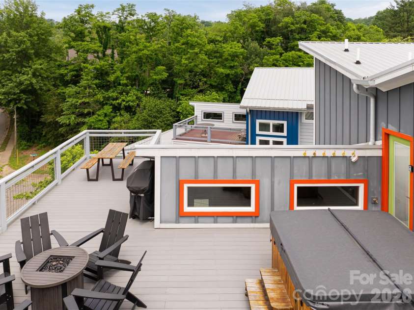 8 Birdhouse Row, Asheville, NC 28801.  MLS# CAR4420477, YatesRealty ID 48642. 