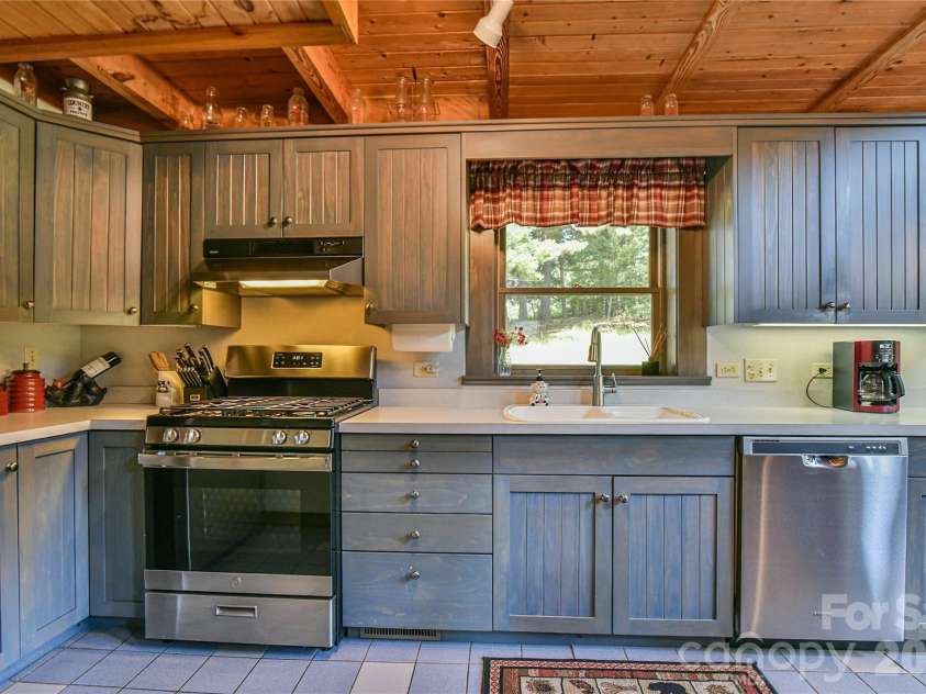 27 Winn Drive, Leicester, NC 28748.  MLS# CAR4419621, YatesRealty ID 48643. See how crisp and clean this looks? Shouldn't it be yours?