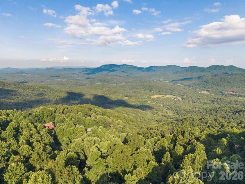 1915 Creston Drive, Black Mountain, NC 28711.  MLS# CAR4402197, YatesRealty ID 48644. 