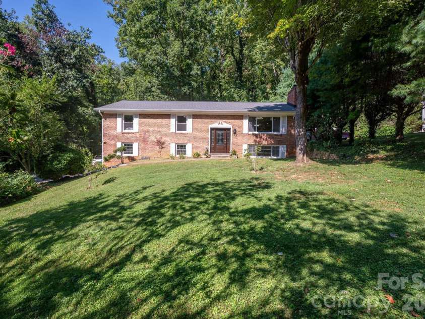 65 Beechwood Road, Asheville, NC 28805.  MLS# CAR4420830, YatesRealty ID 48649. 