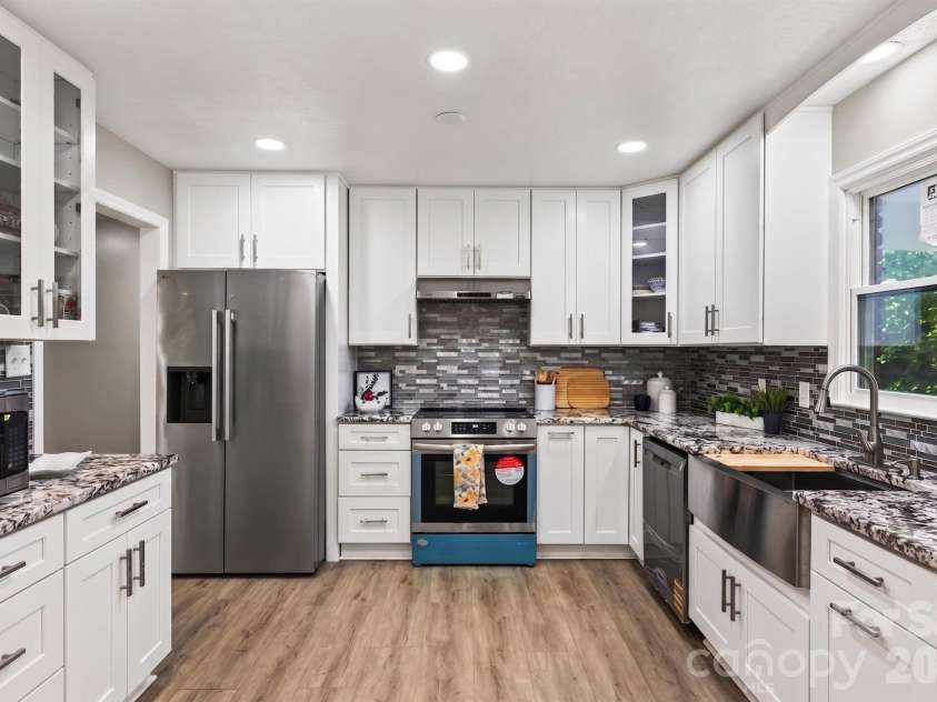 65 Beechwood Road, Asheville, NC 28805.  MLS# CAR4420830, YatesRealty ID 48649. 
