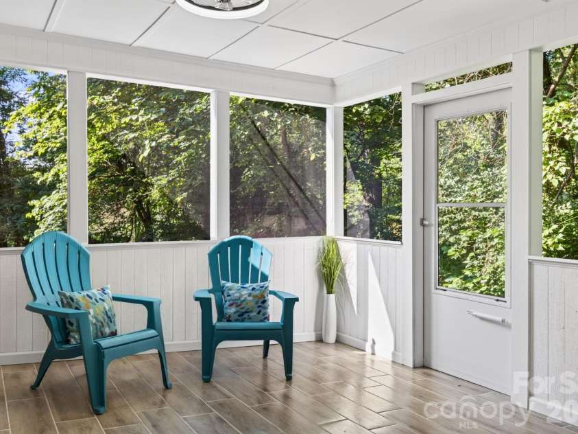 65 Beechwood Road, Asheville, NC 28805.  MLS# CAR4420830, YatesRealty ID 48649. 