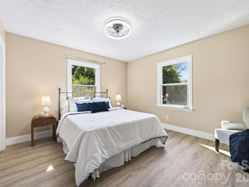 65 Beechwood Road, Asheville, NC 28805.  MLS# CAR4420830, YatesRealty ID 48649. 