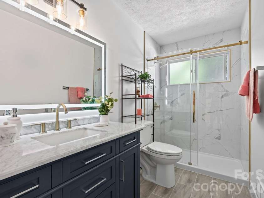 65 Beechwood Road, Asheville, NC 28805.  MLS# CAR4420830, YatesRealty ID 48649. 